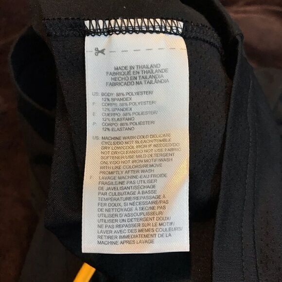 Nwot Reebok ladies workout yoga tank with bra - Picture 8 of 8